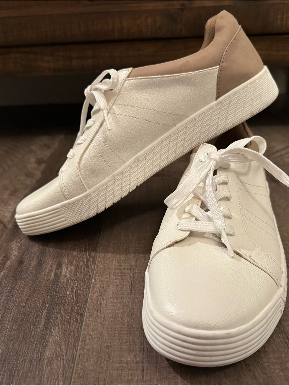 SOUL Naturalizer White and Taupe Leather Lace-Up Sneakers.